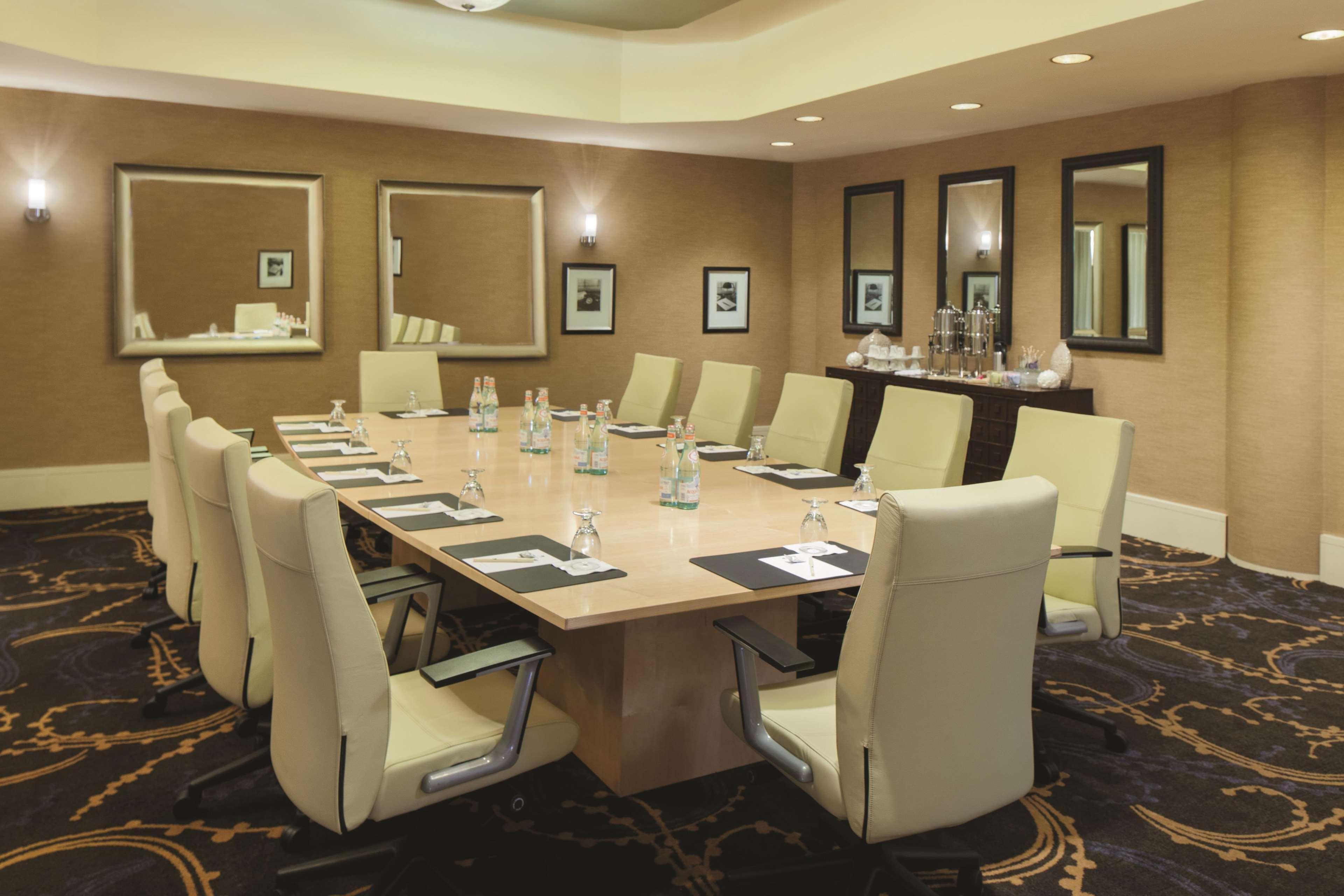 Отель Doubletree By Hilton Orlando Downtown Экстерьер фото